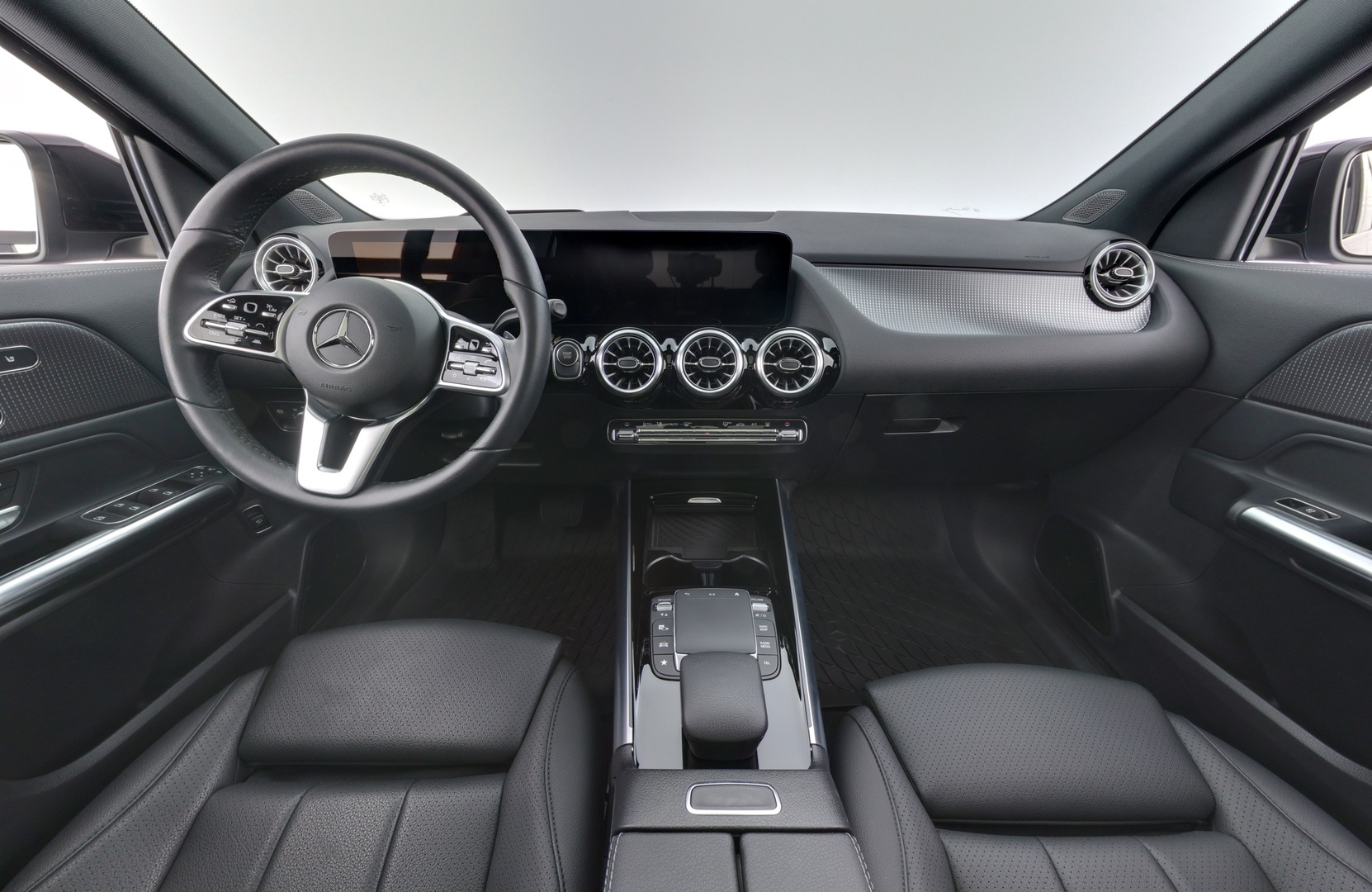 MERCEDES-BENZ EQA 2022