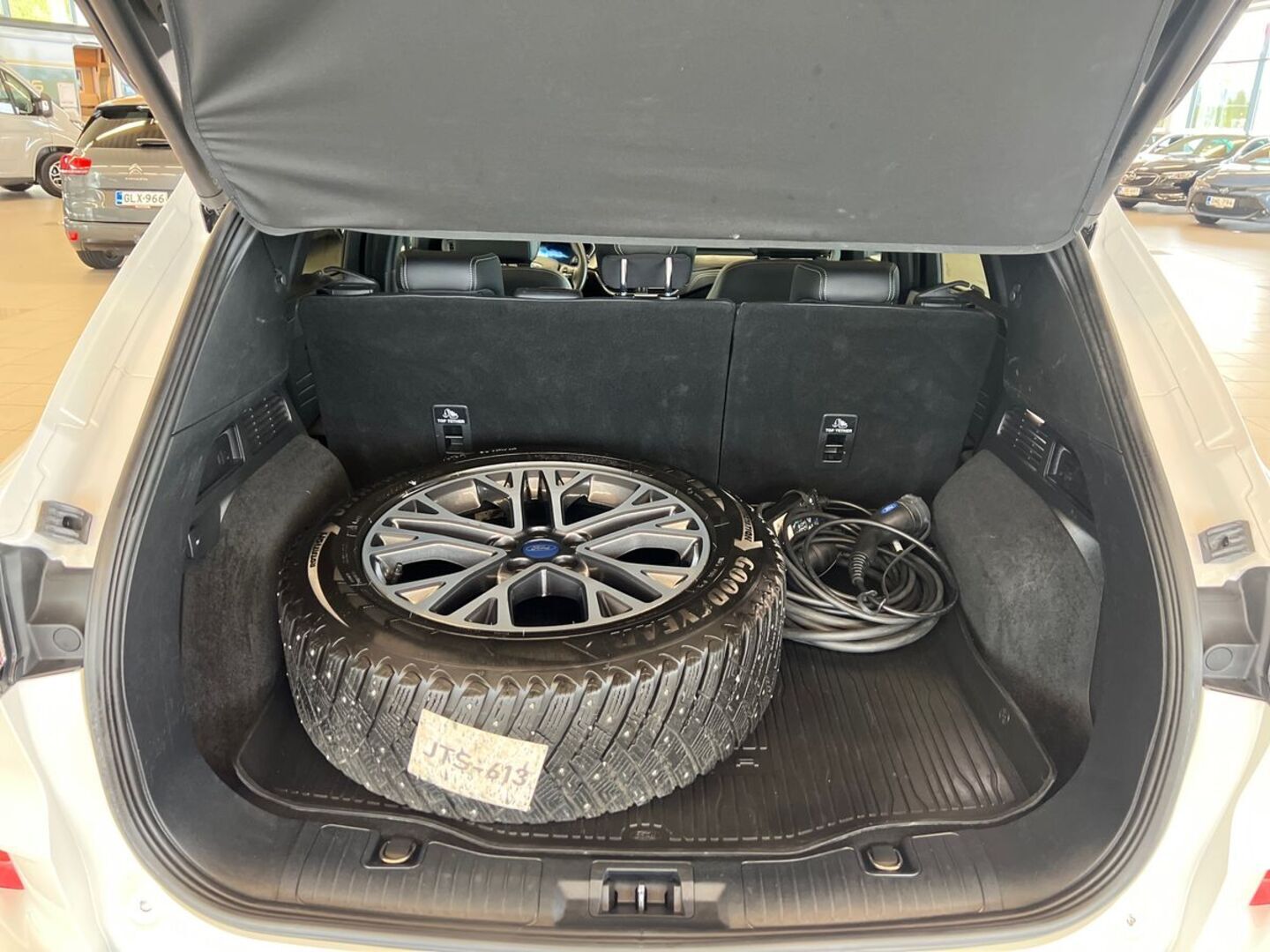 FORD Kuga 11