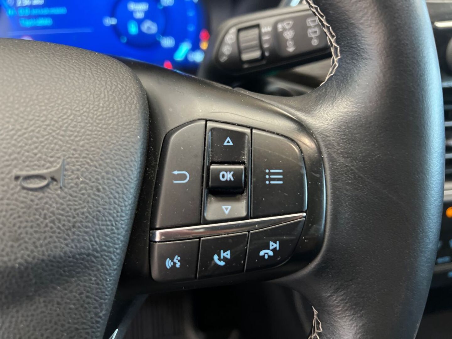 FORD Kuga 27