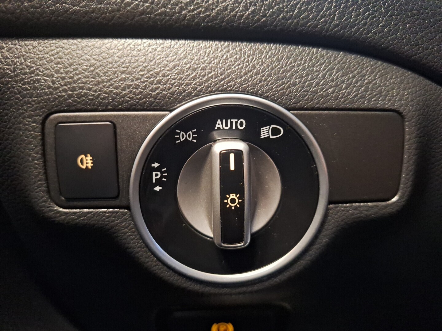 MERCEDES-BENZ CLA 2014