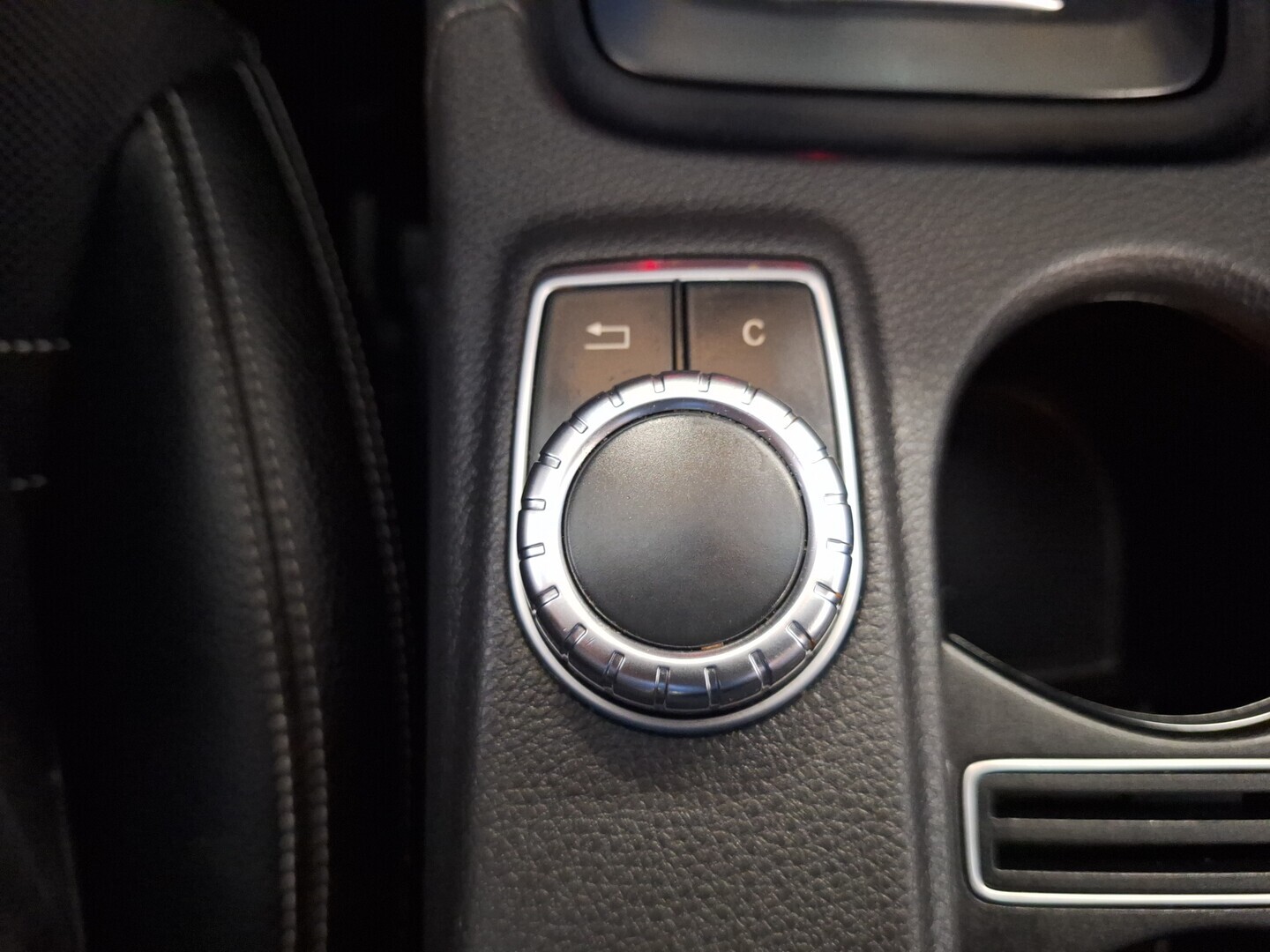 MERCEDES-BENZ CLA 2014