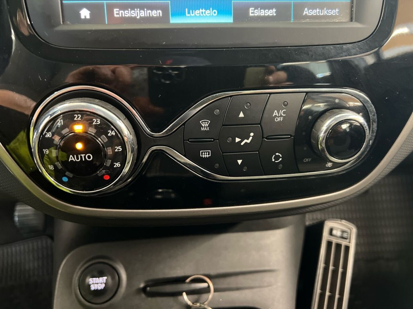 RENAULT Captur 2016