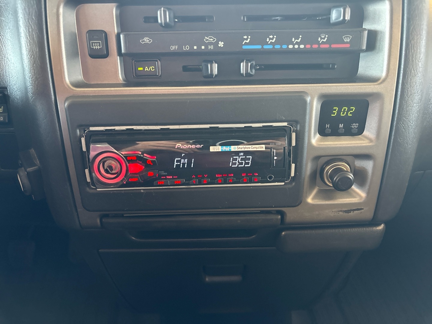TOYOTA Hiace 2011