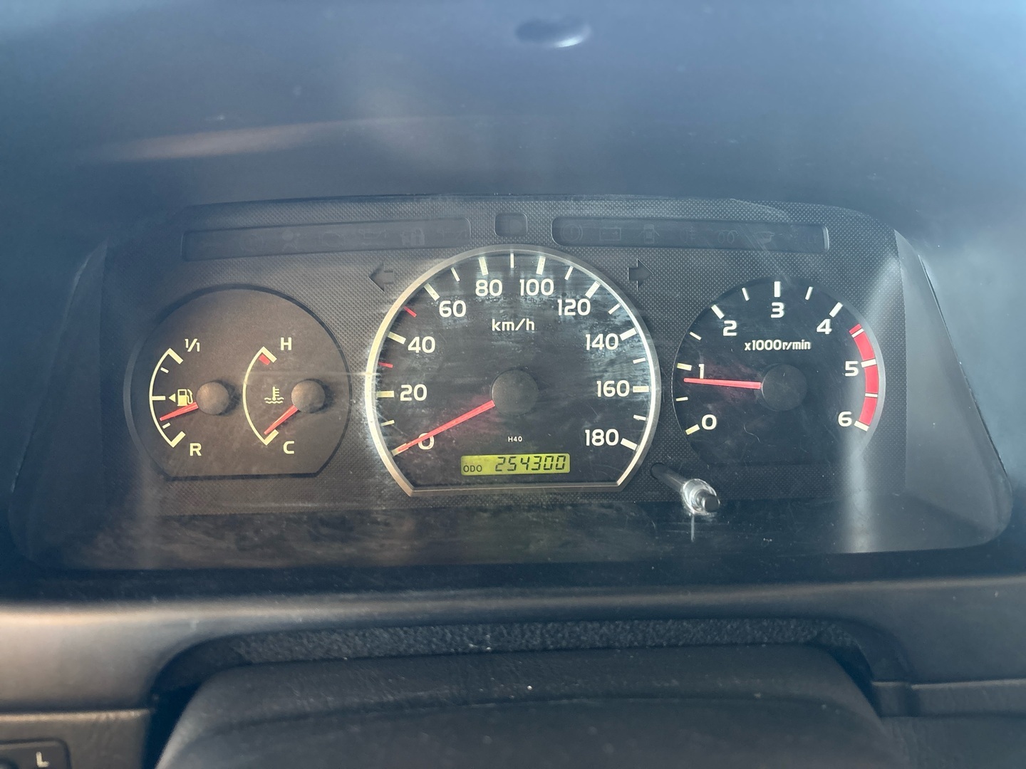 TOYOTA Hiace 2011