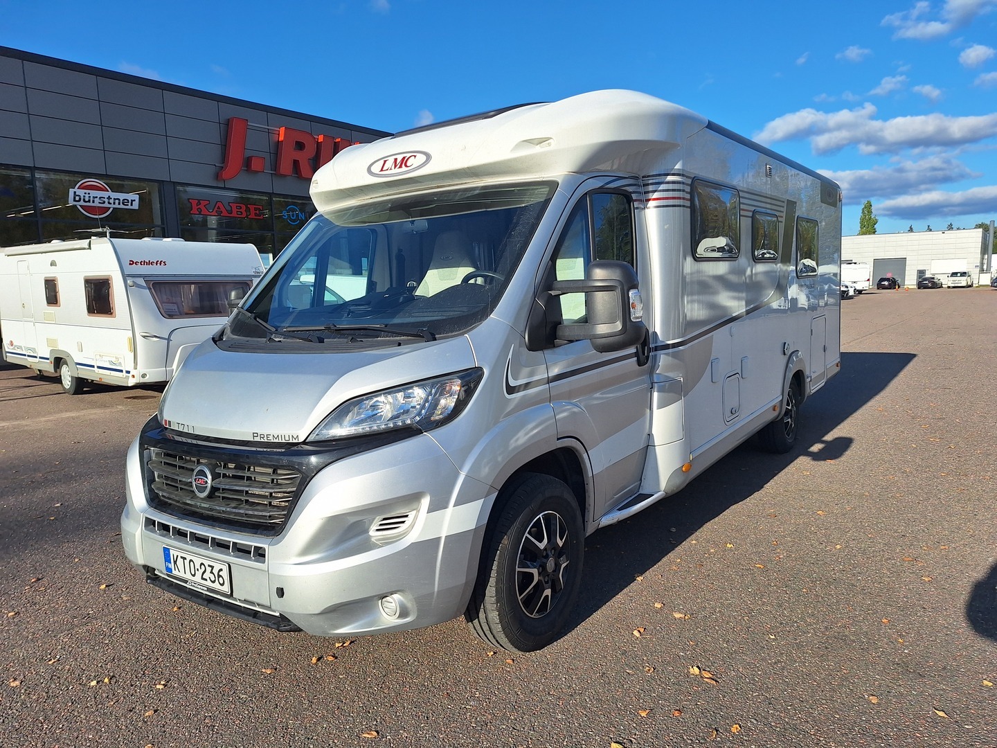 LMC T711 Cruiser Premium 2019