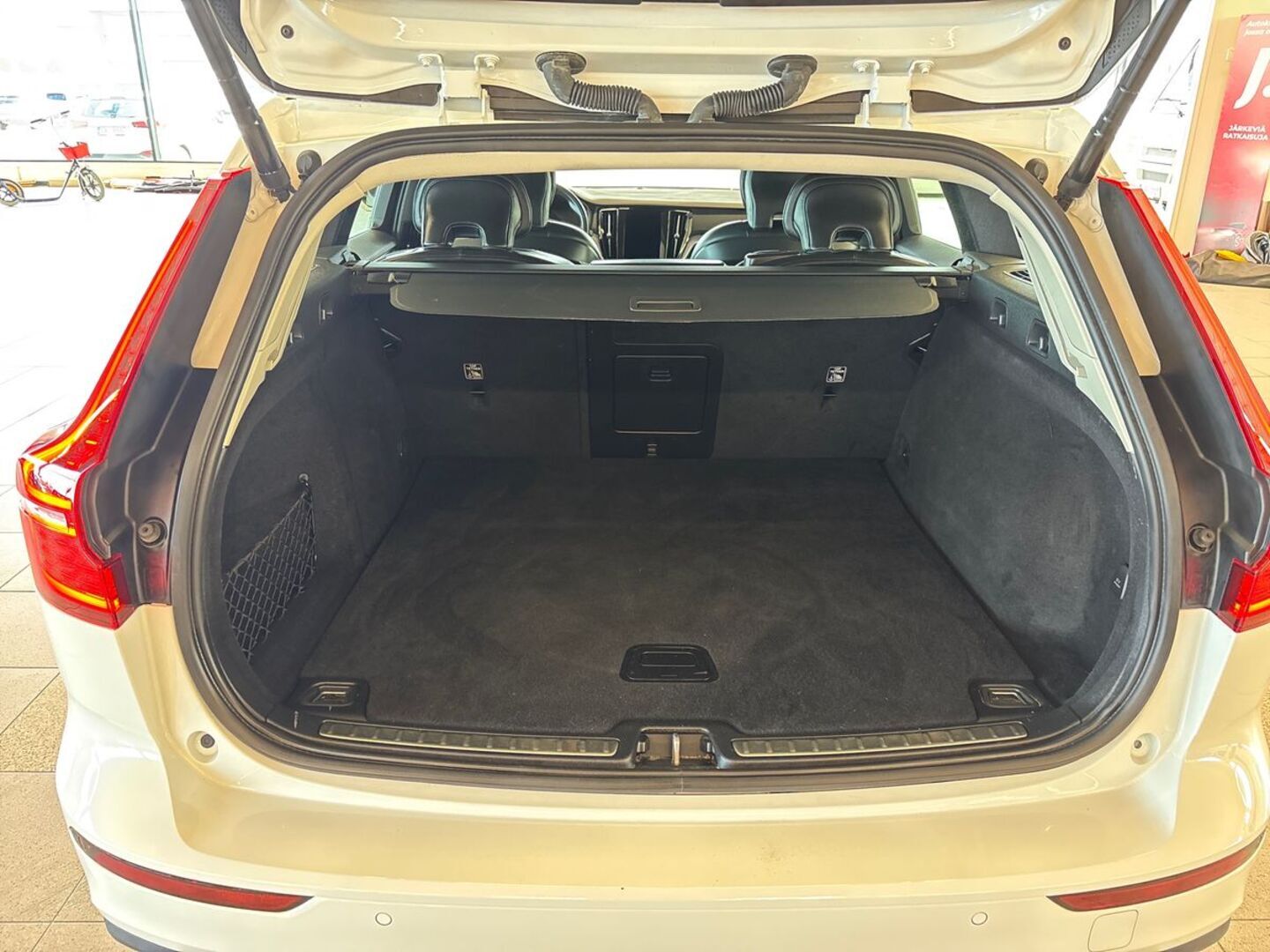 VOLVO V60 2021
