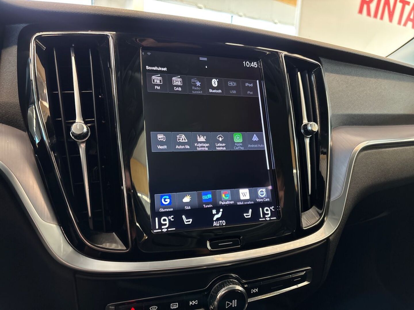 VOLVO V60 2021