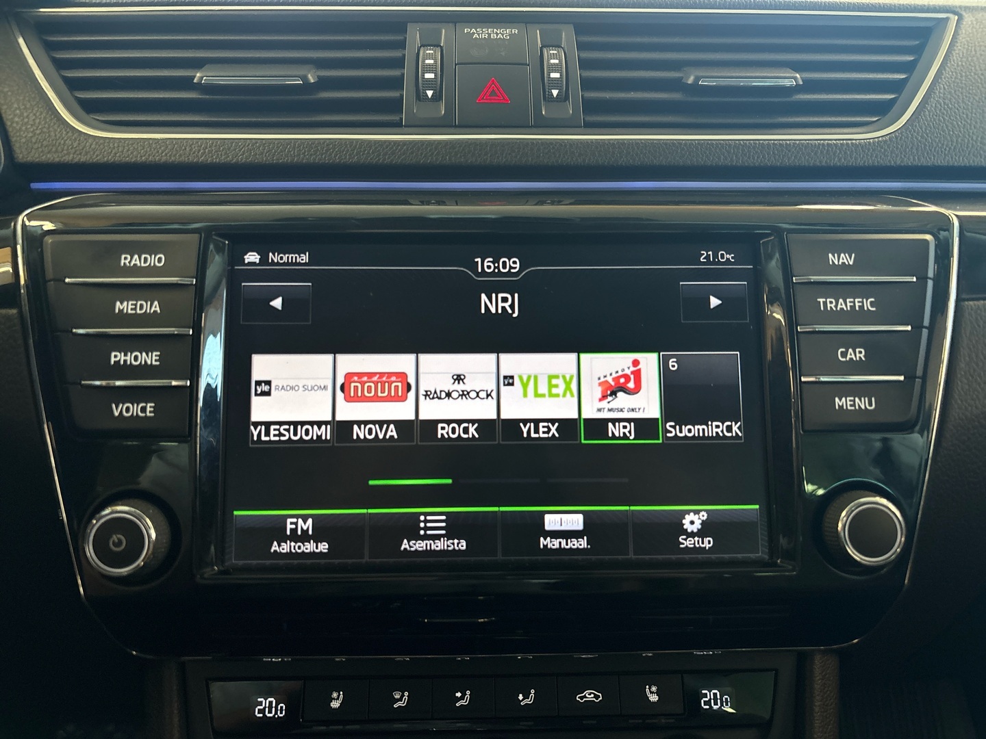SKODA Superb 2016