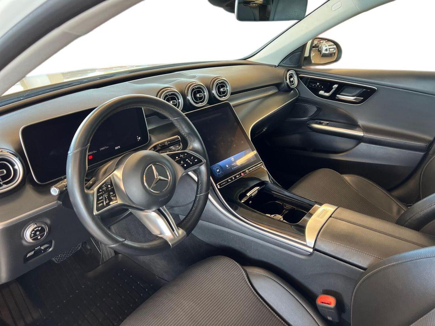 MERCEDES-BENZ C 2023