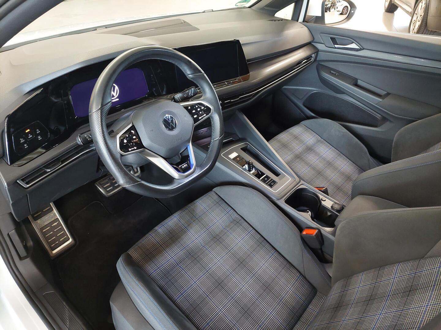 VOLKSWAGEN Golf 2021