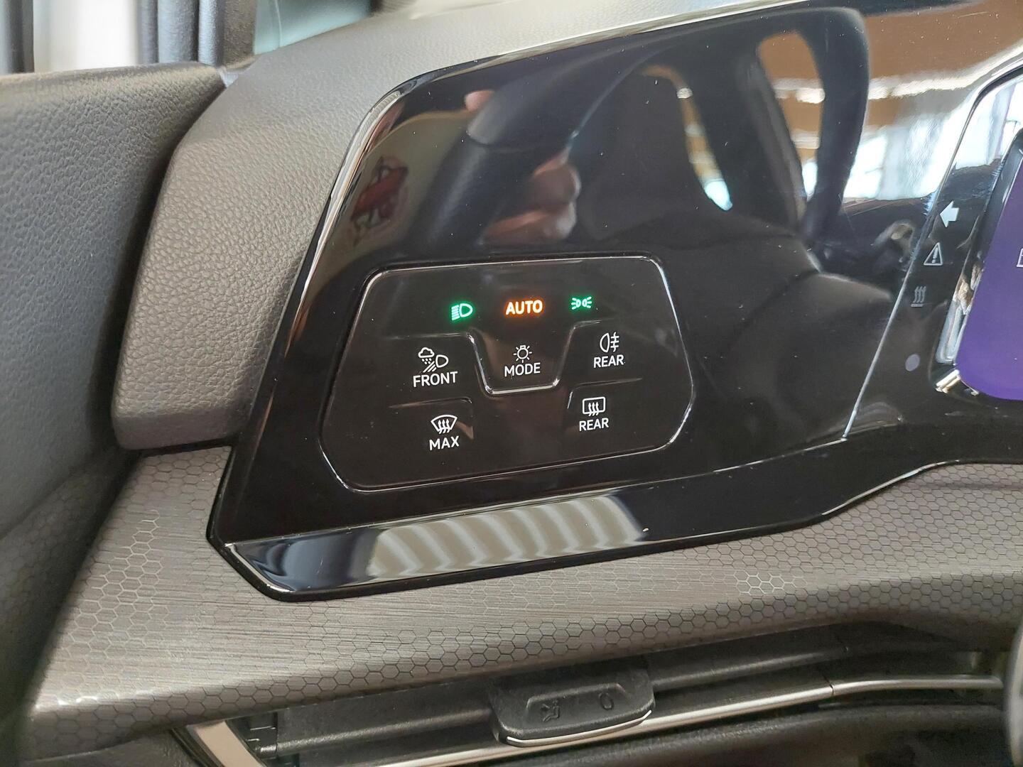 VOLKSWAGEN Golf 2021