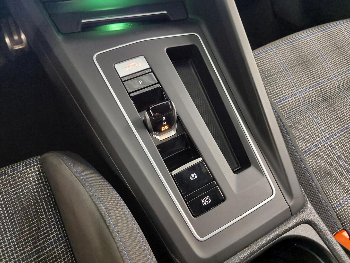 VOLKSWAGEN Golf 2021