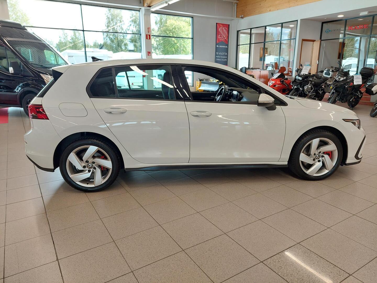 VOLKSWAGEN Golf 2021