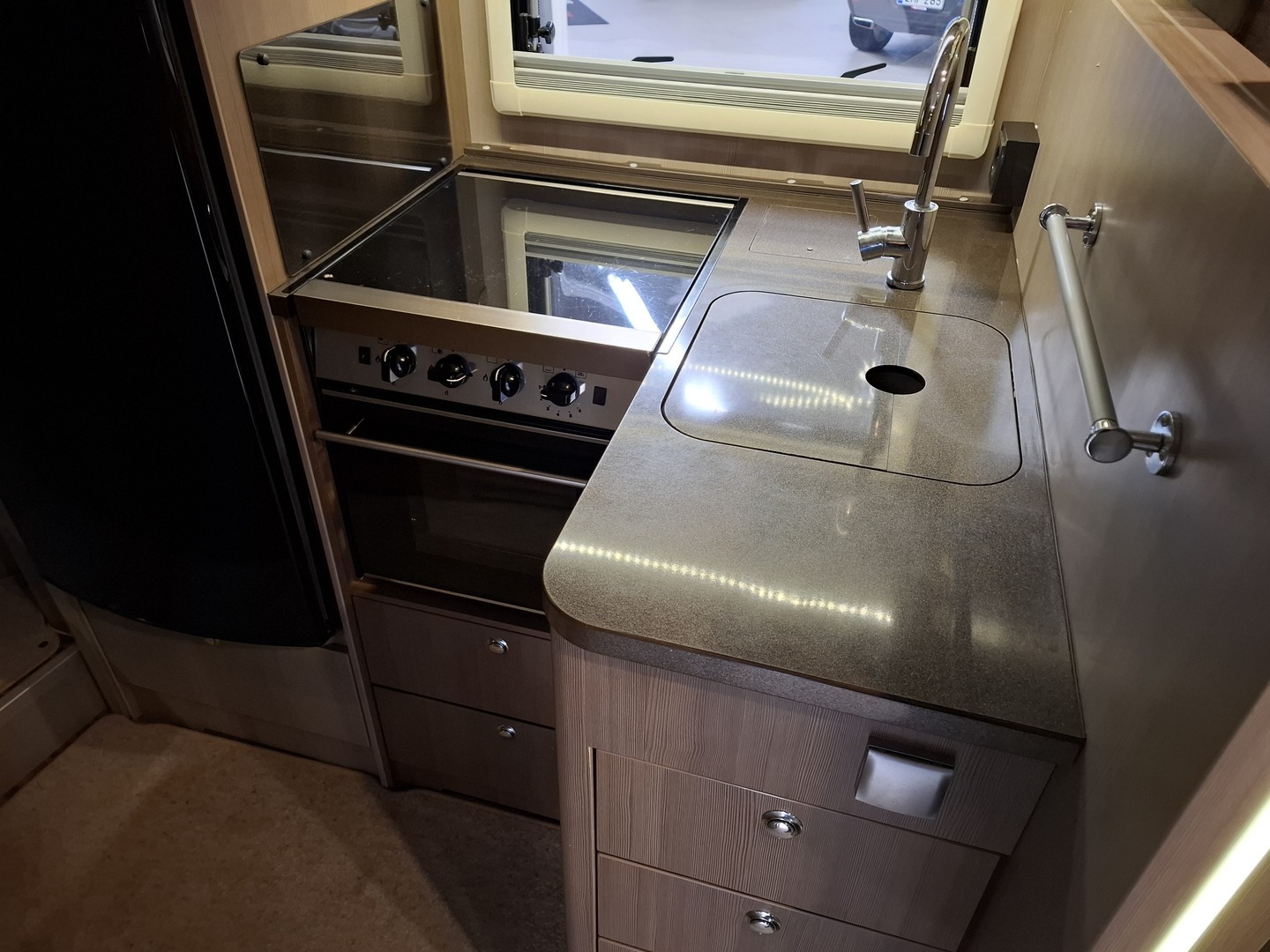 ADRIA Matrix Supreme 667 SPS 2013