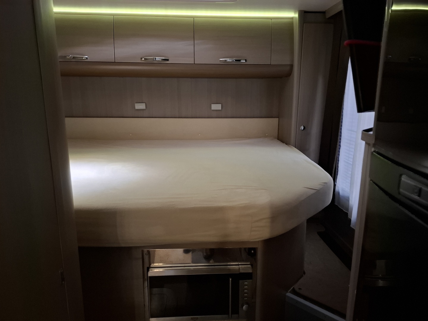 ADRIA Matrix Supreme 667 SPS 2013