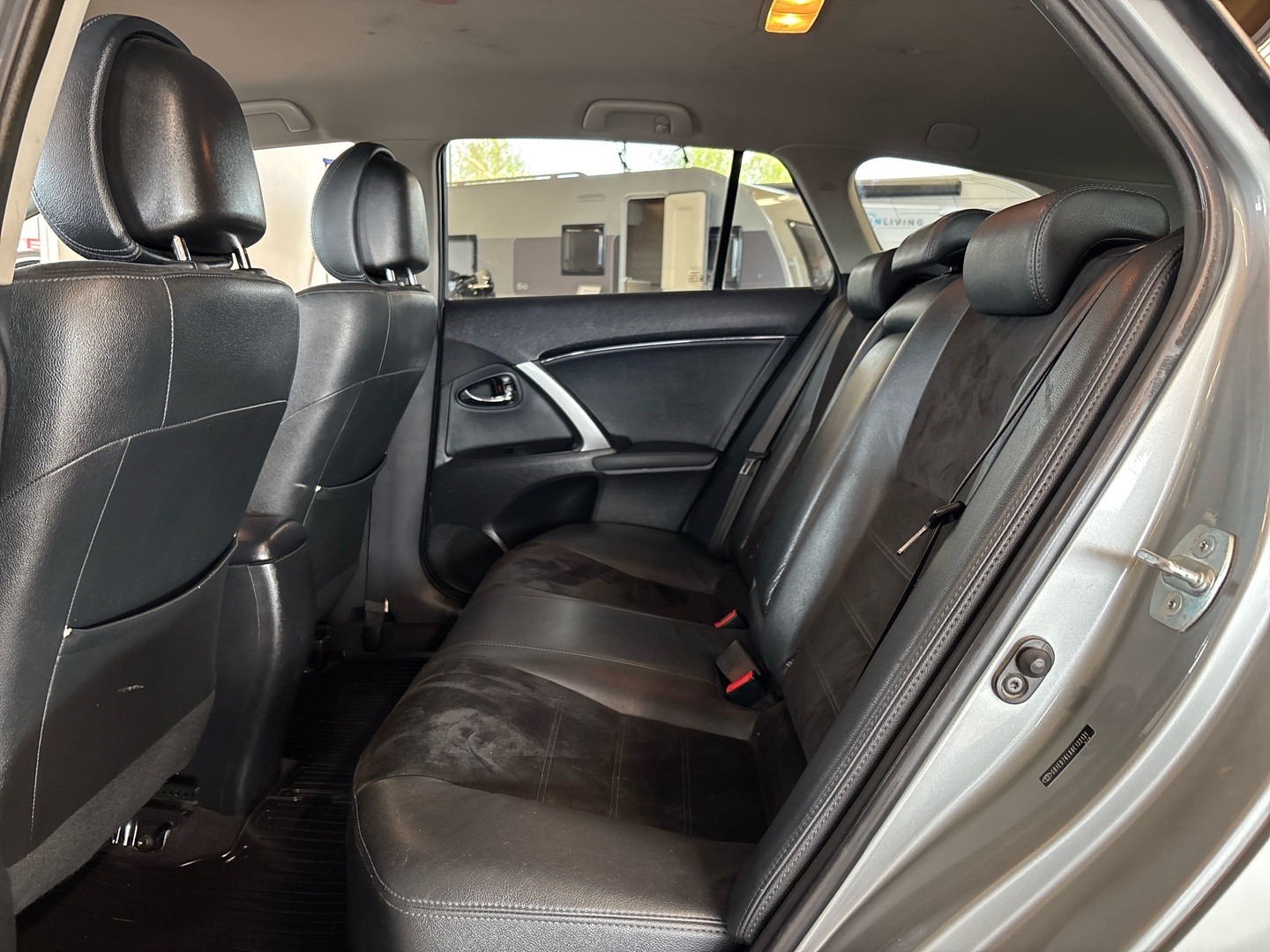 TOYOTA Avensis 2014