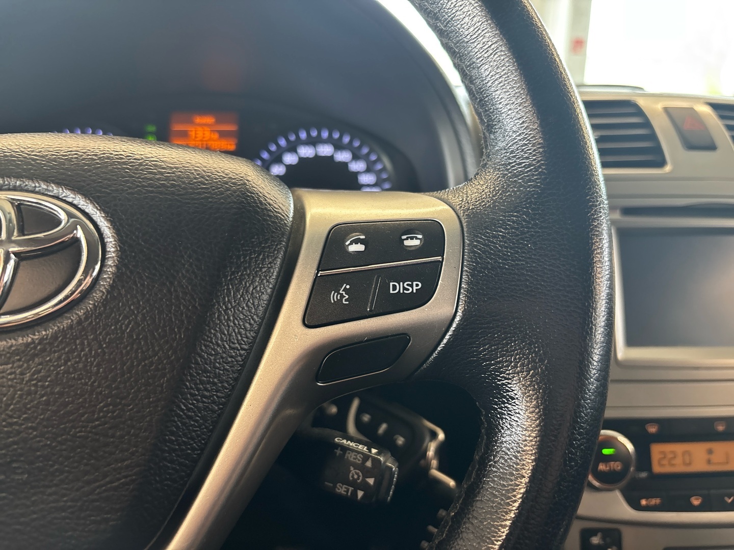 TOYOTA Avensis 2014