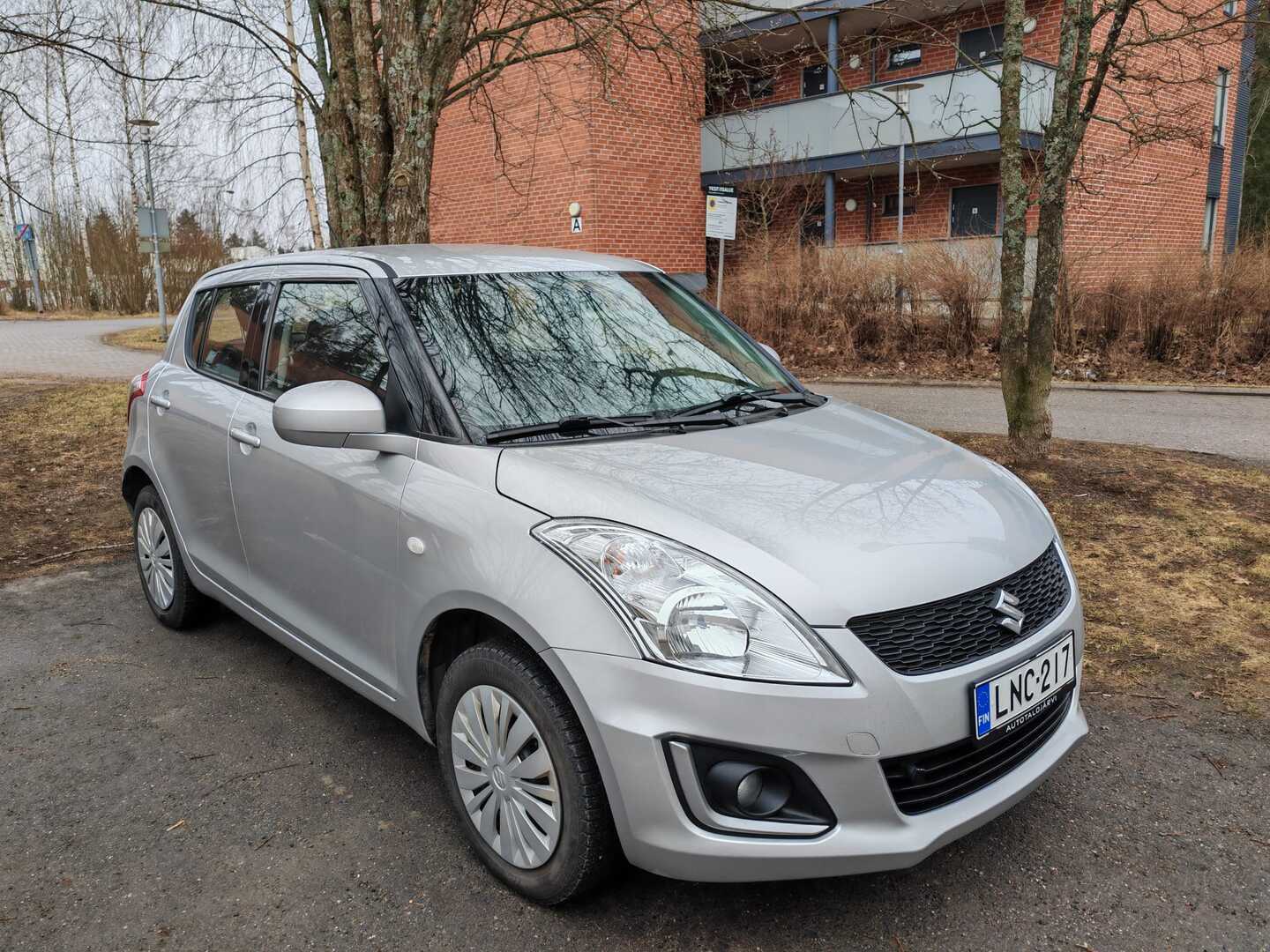 SUZUKI Swift 2015