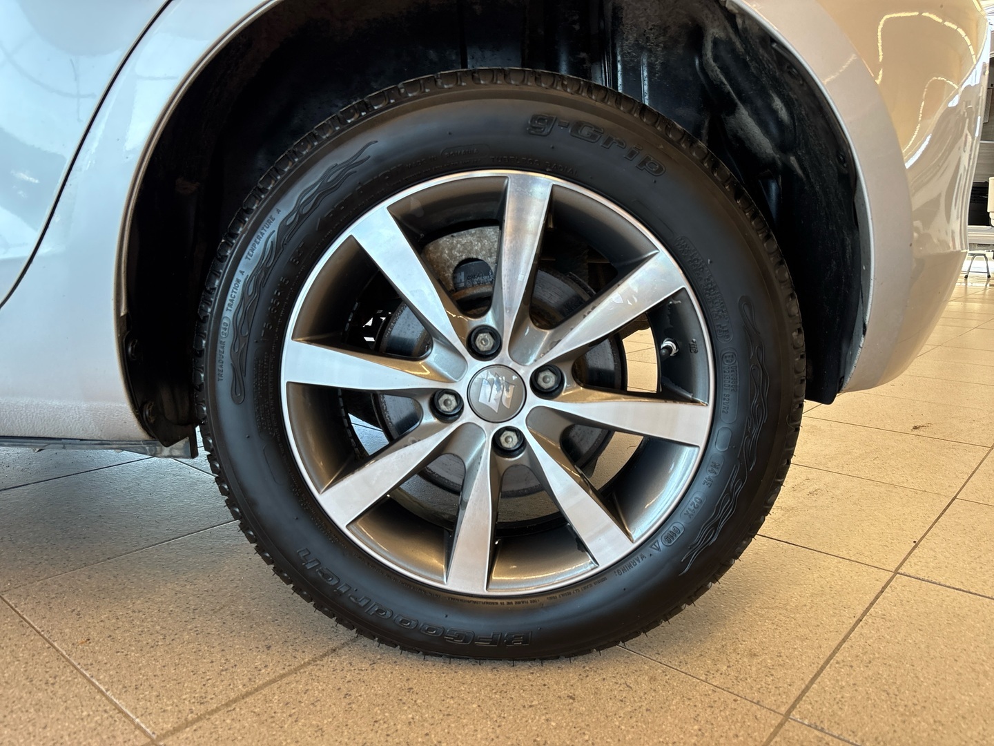 SUZUKI Swift 2015