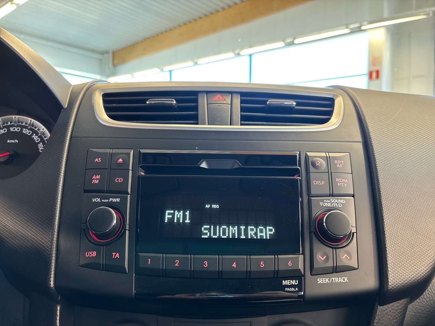 SUZUKI Swift 2015