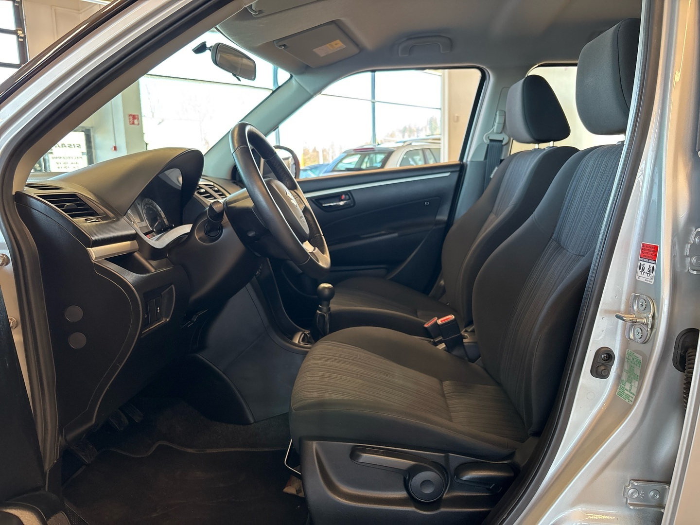 SUZUKI Swift 2015
