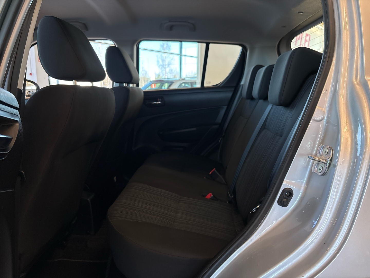 SUZUKI Swift 2015
