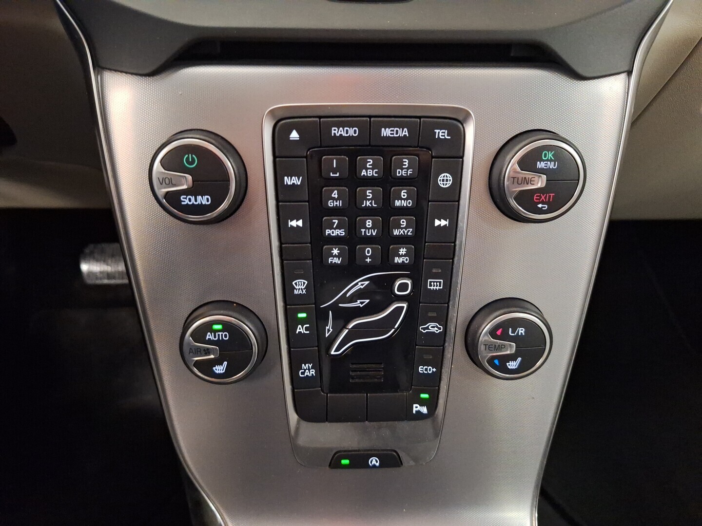 VOLVO V40 Cross Country 2017