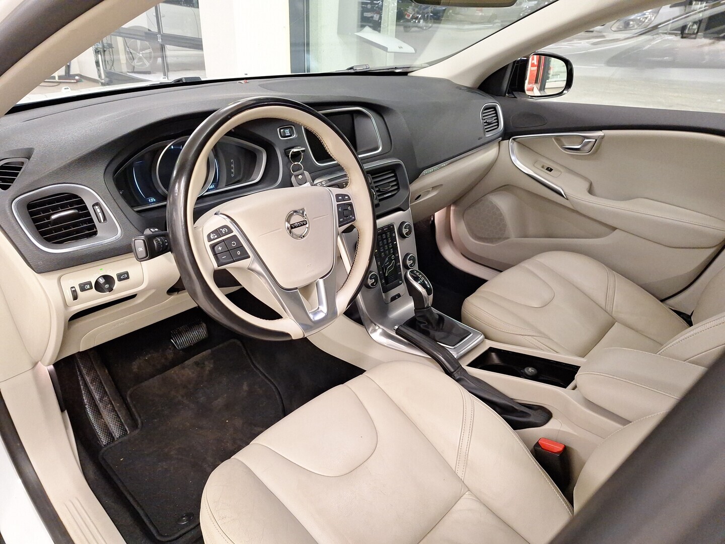 VOLVO V40 Cross Country 2017