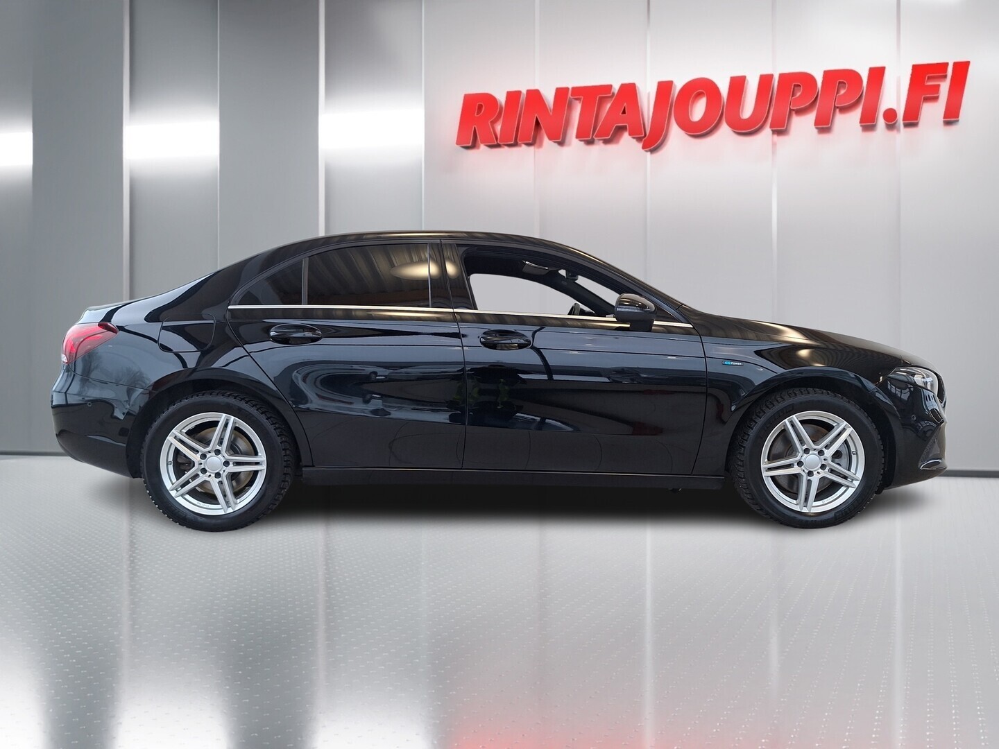 MERCEDES-BENZ A 2020