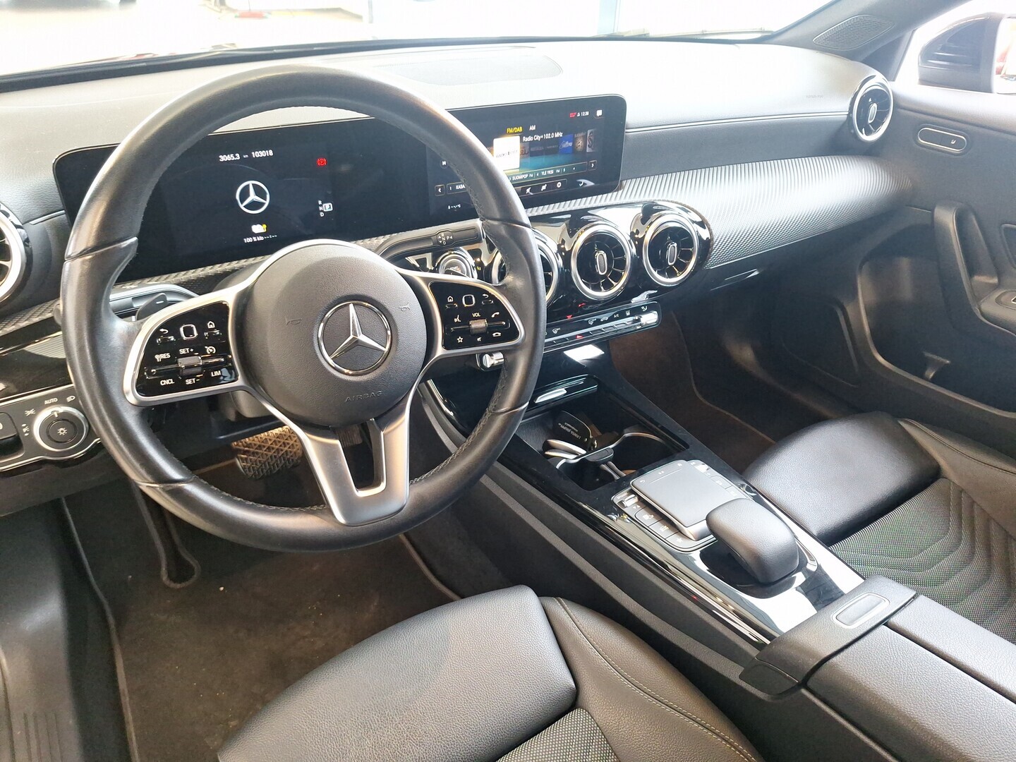 MERCEDES-BENZ A 2020