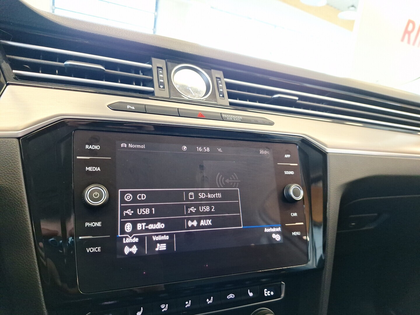 VOLKSWAGEN Passat 2018