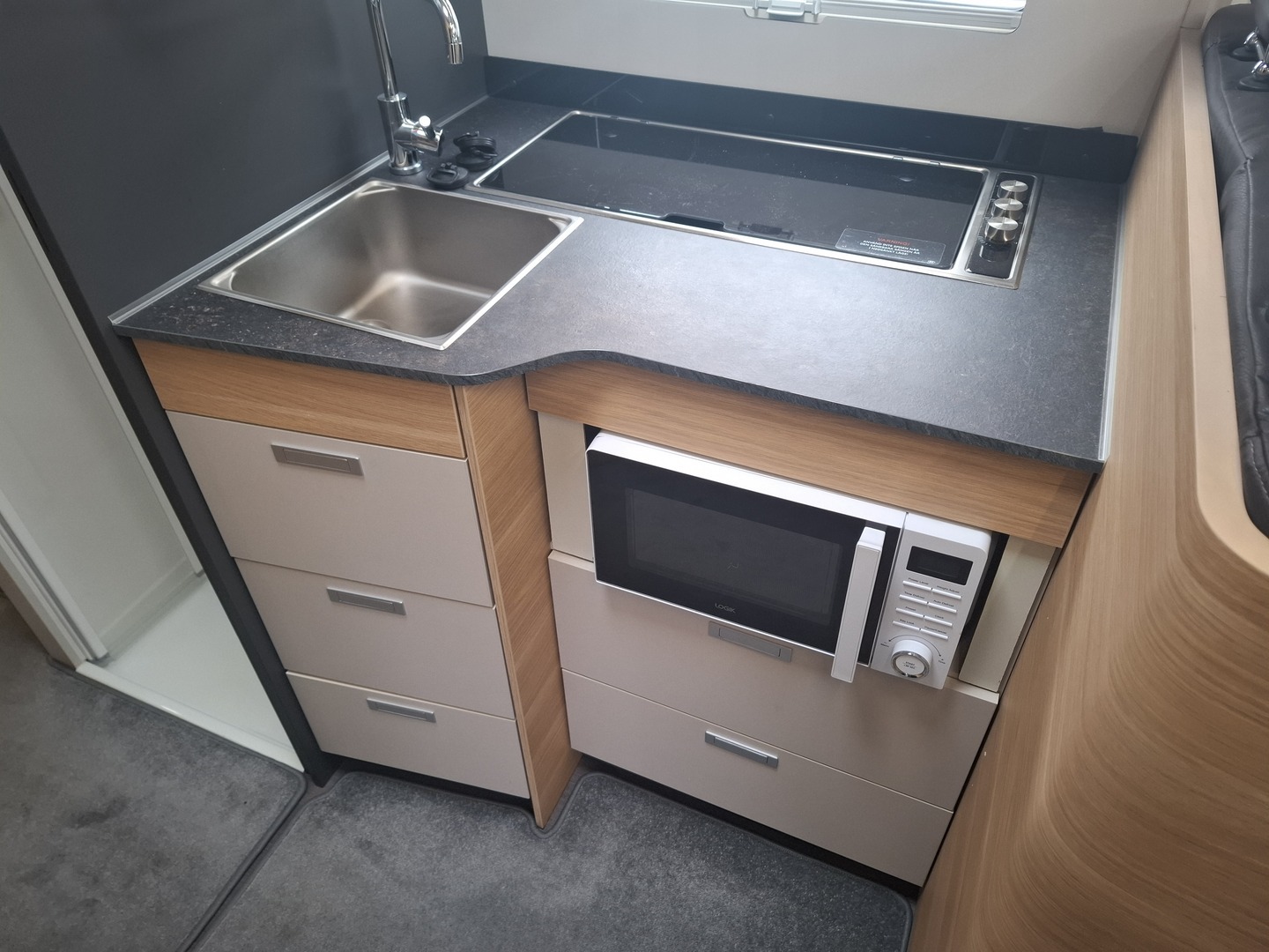 ADRIA MATRIX AXESS 670 SC 2023