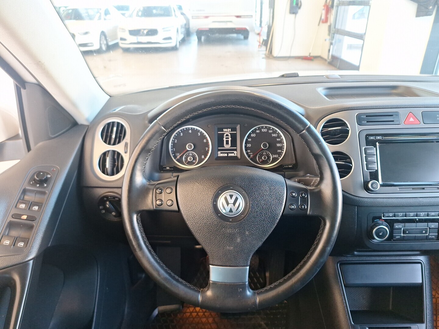 VOLKSWAGEN Tiguan 2010
