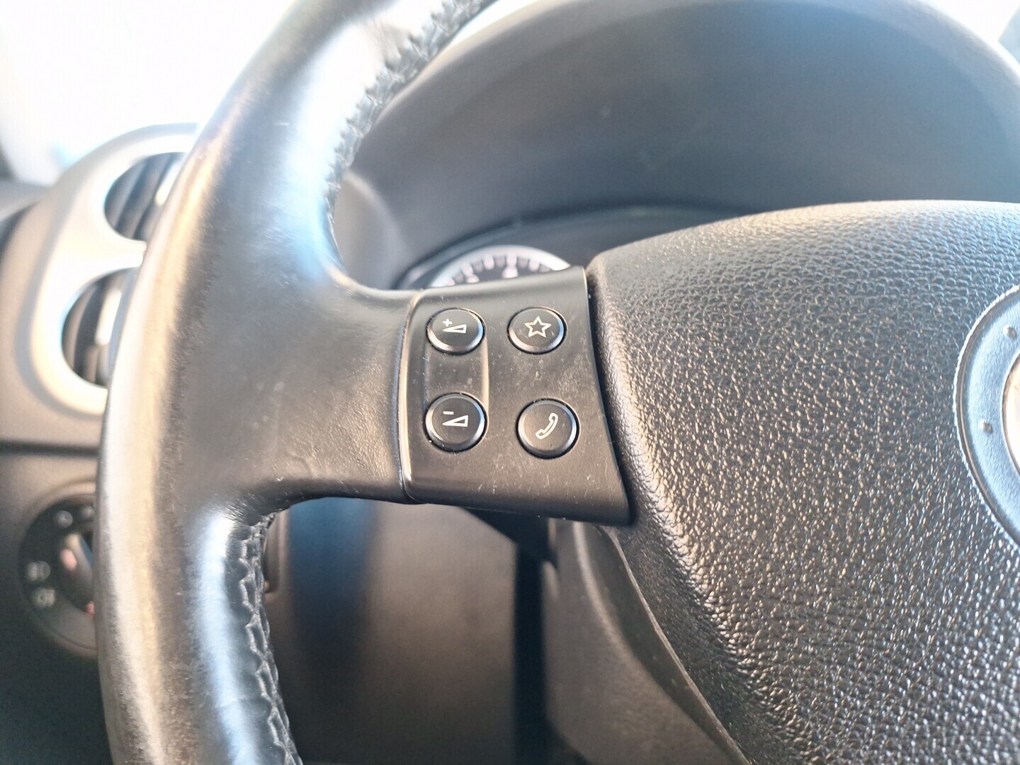 VOLKSWAGEN Tiguan 2010