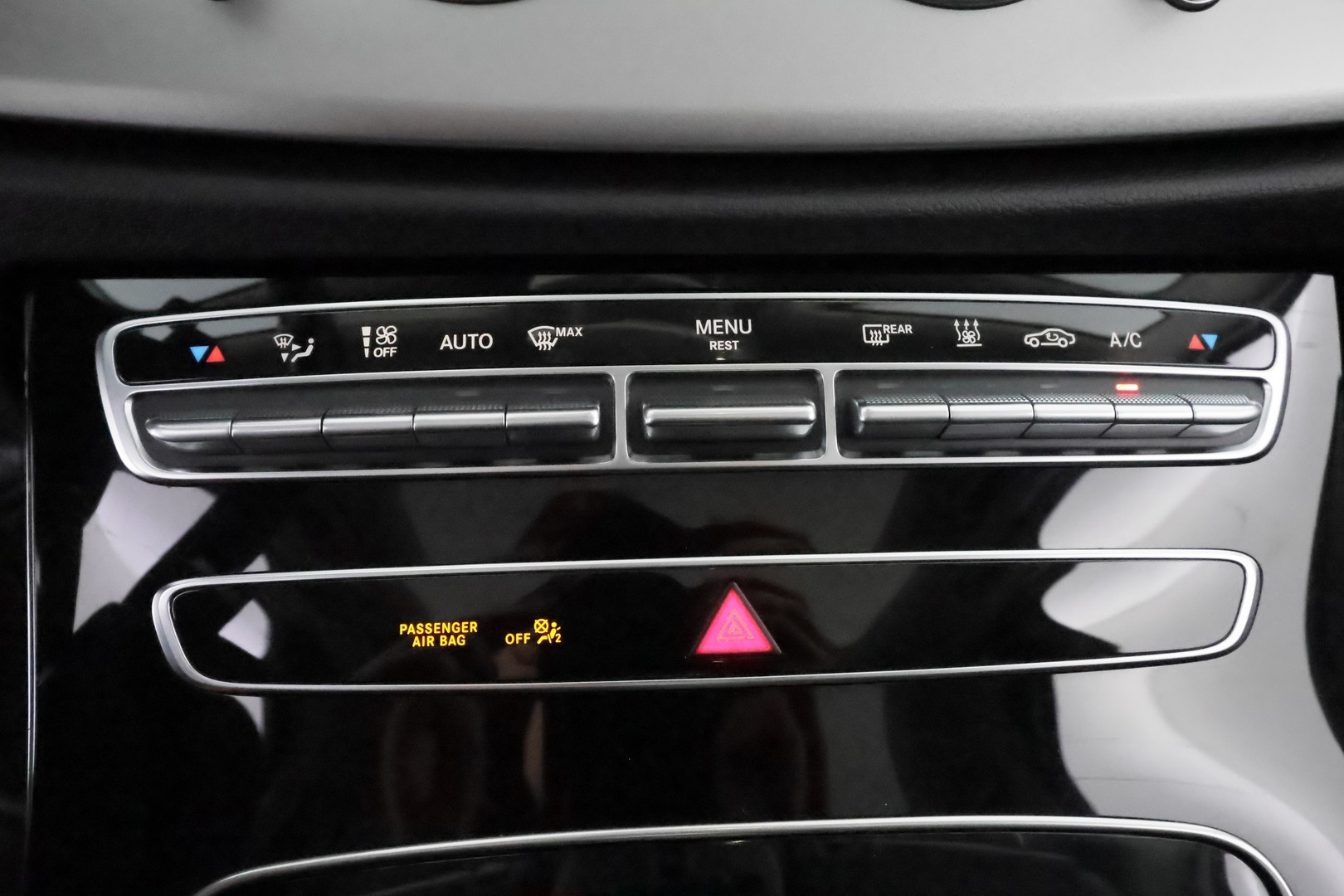 MERCEDES-BENZ E 2019