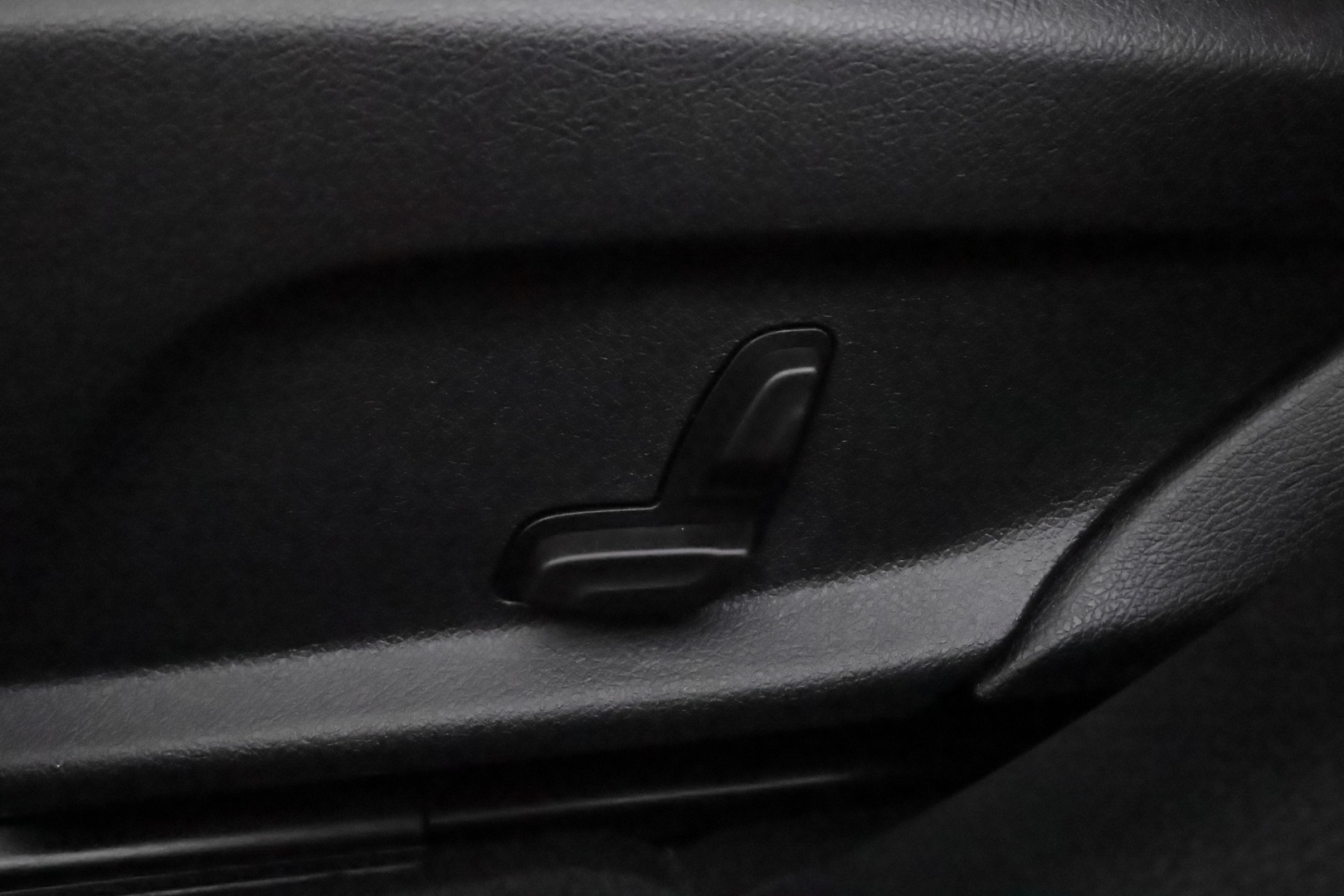 MERCEDES-BENZ E 2019