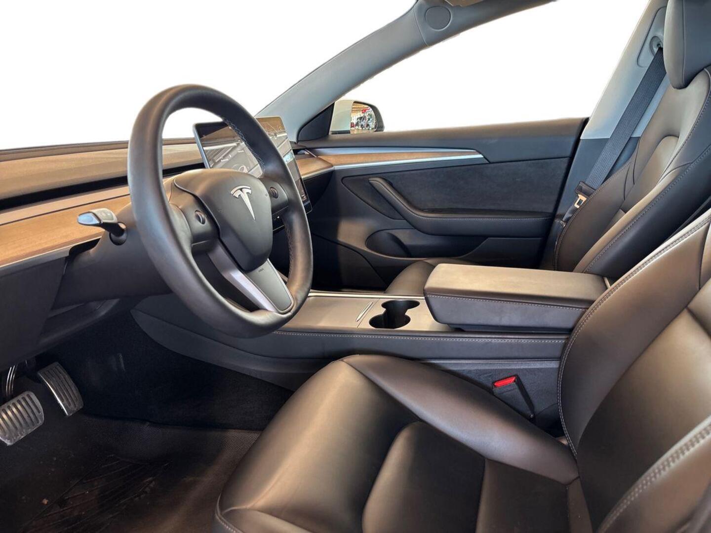 TESLA Model 3 2021
