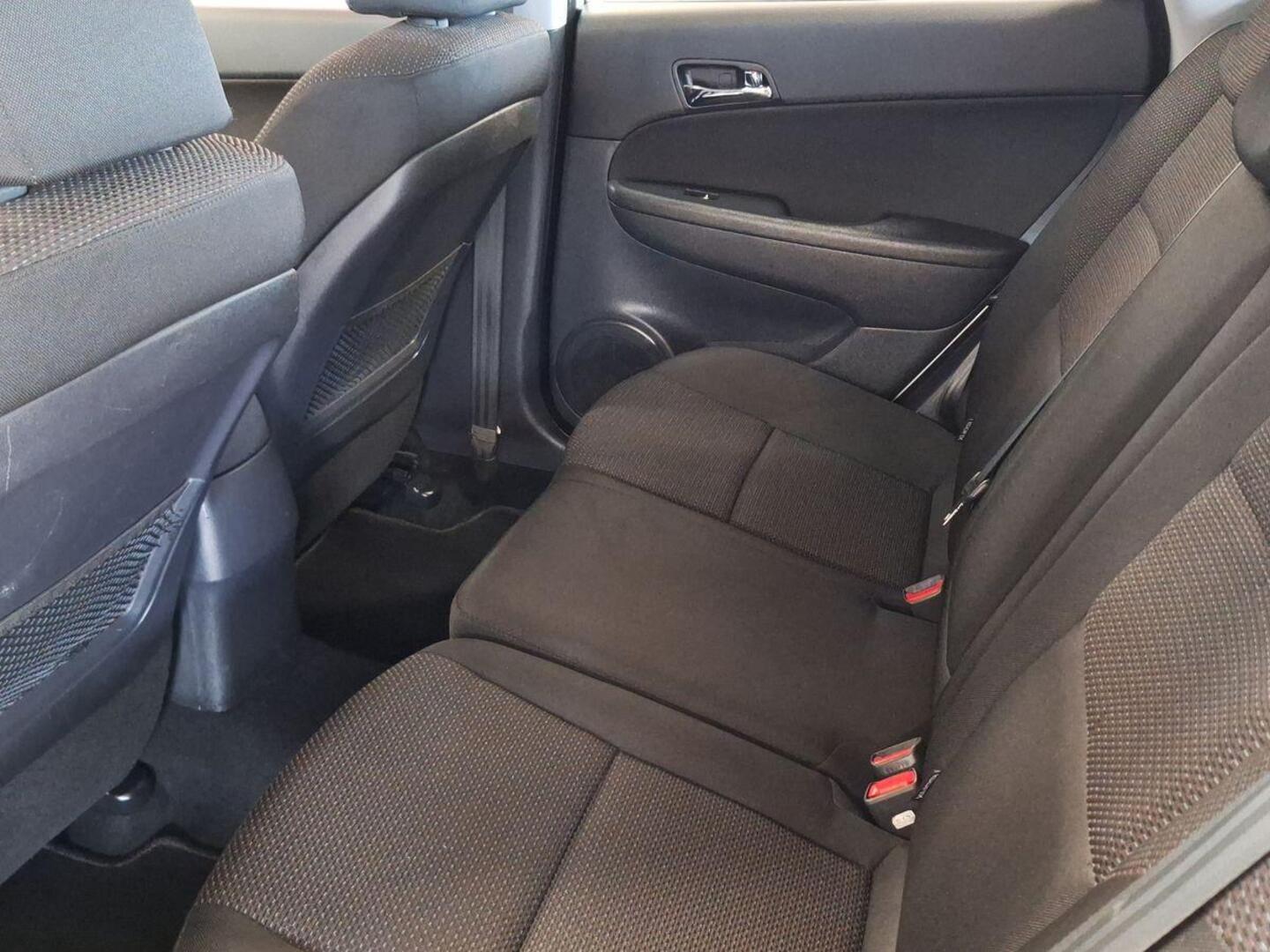 HYUNDAI i30 10