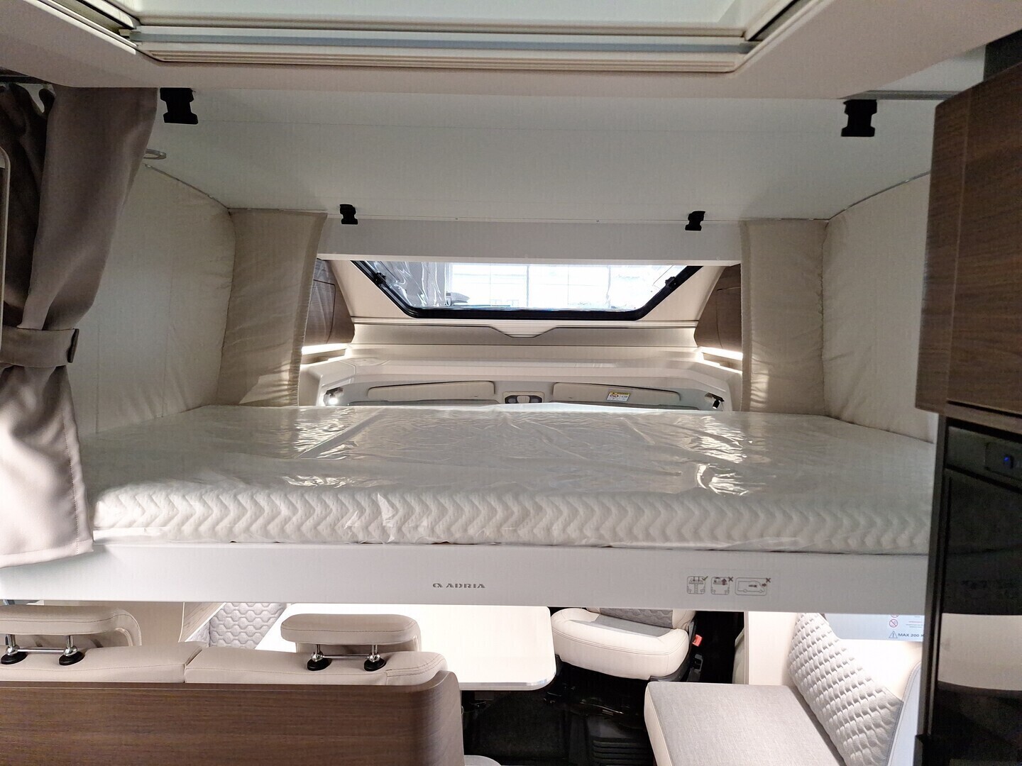 ADRIA MATRIX SUPREME 670 DC 2026