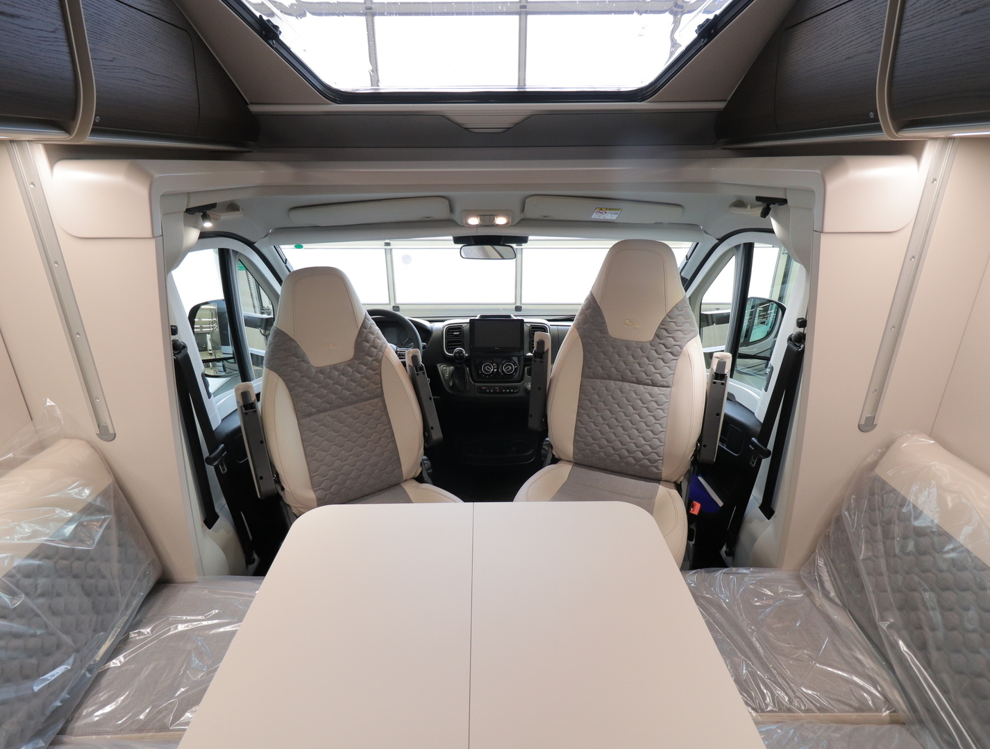 ADRIA MATRIX SUPREME 670 DC 2026