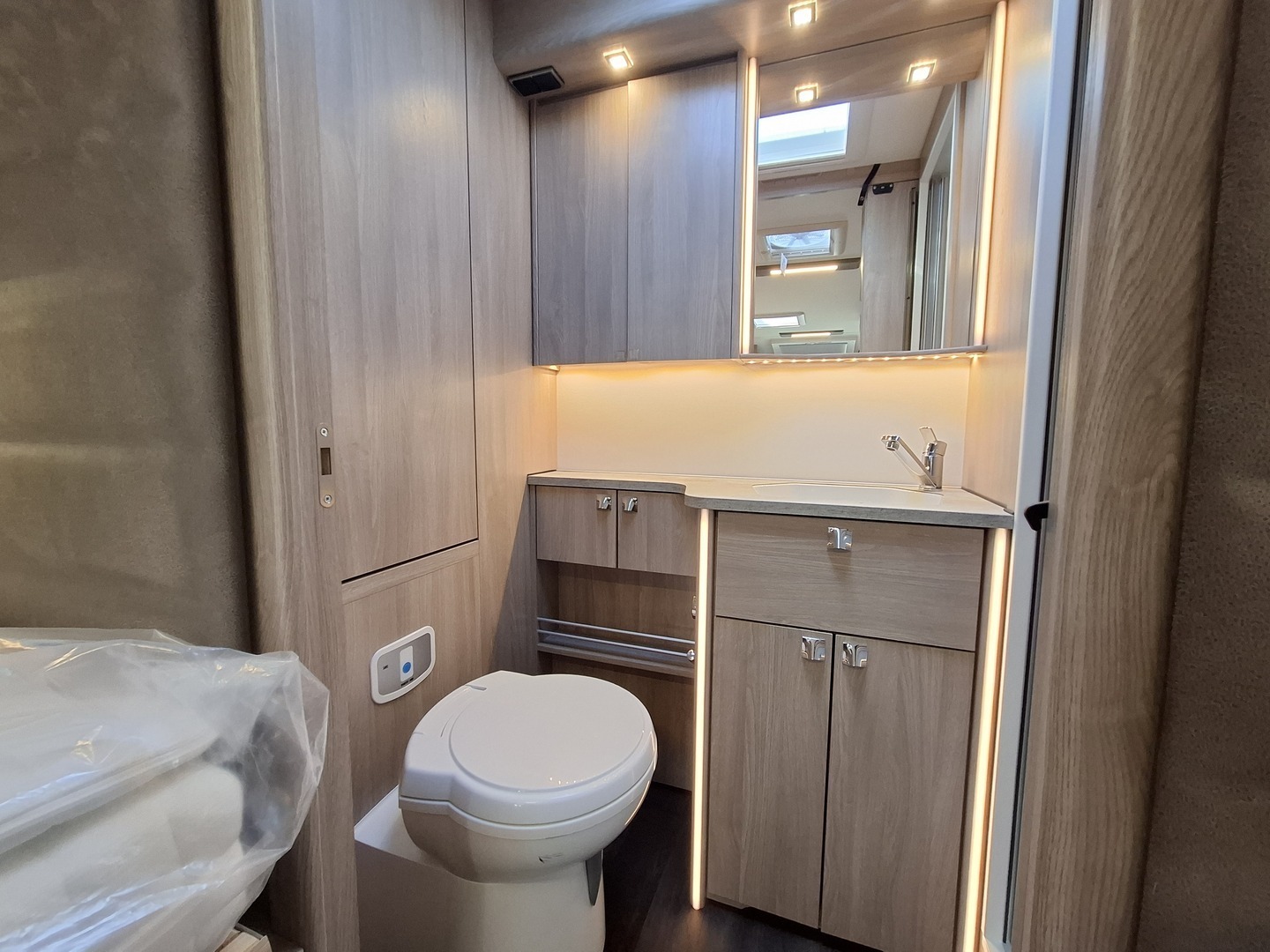 KABE Travel Master Classic 740 T 18