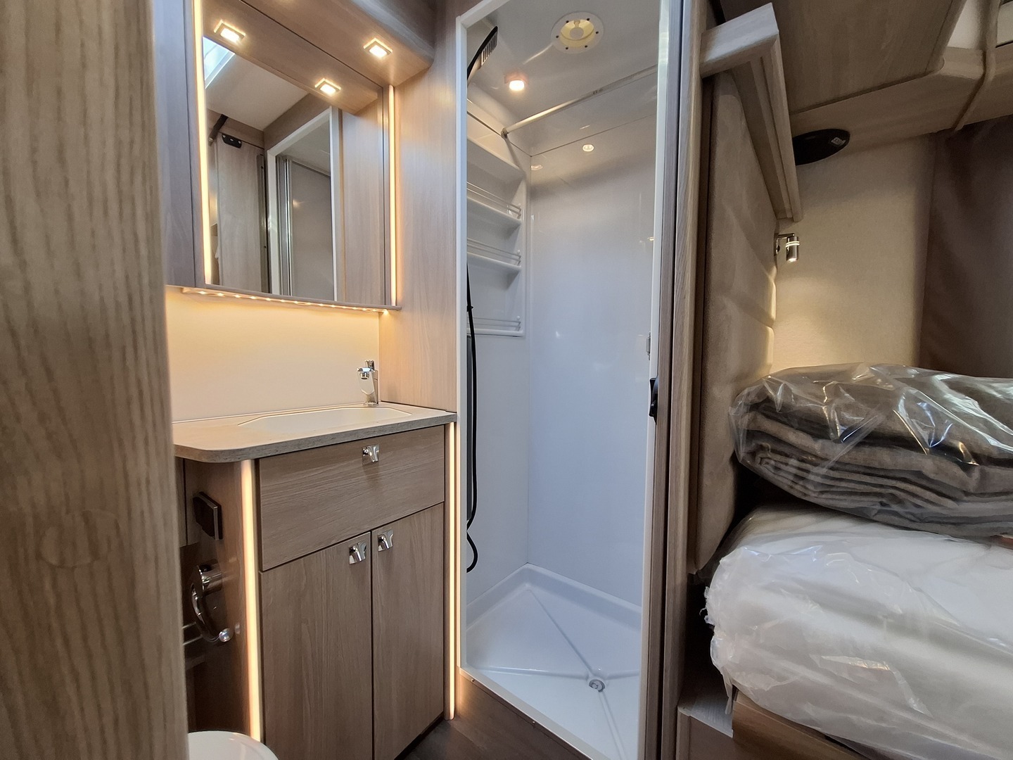 KABE Travel Master Classic 740 T 19