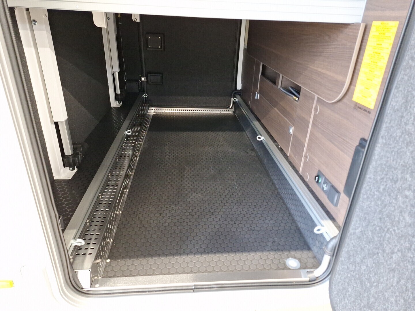 ADRIA MATRIX SUPREME 670 SC 2026