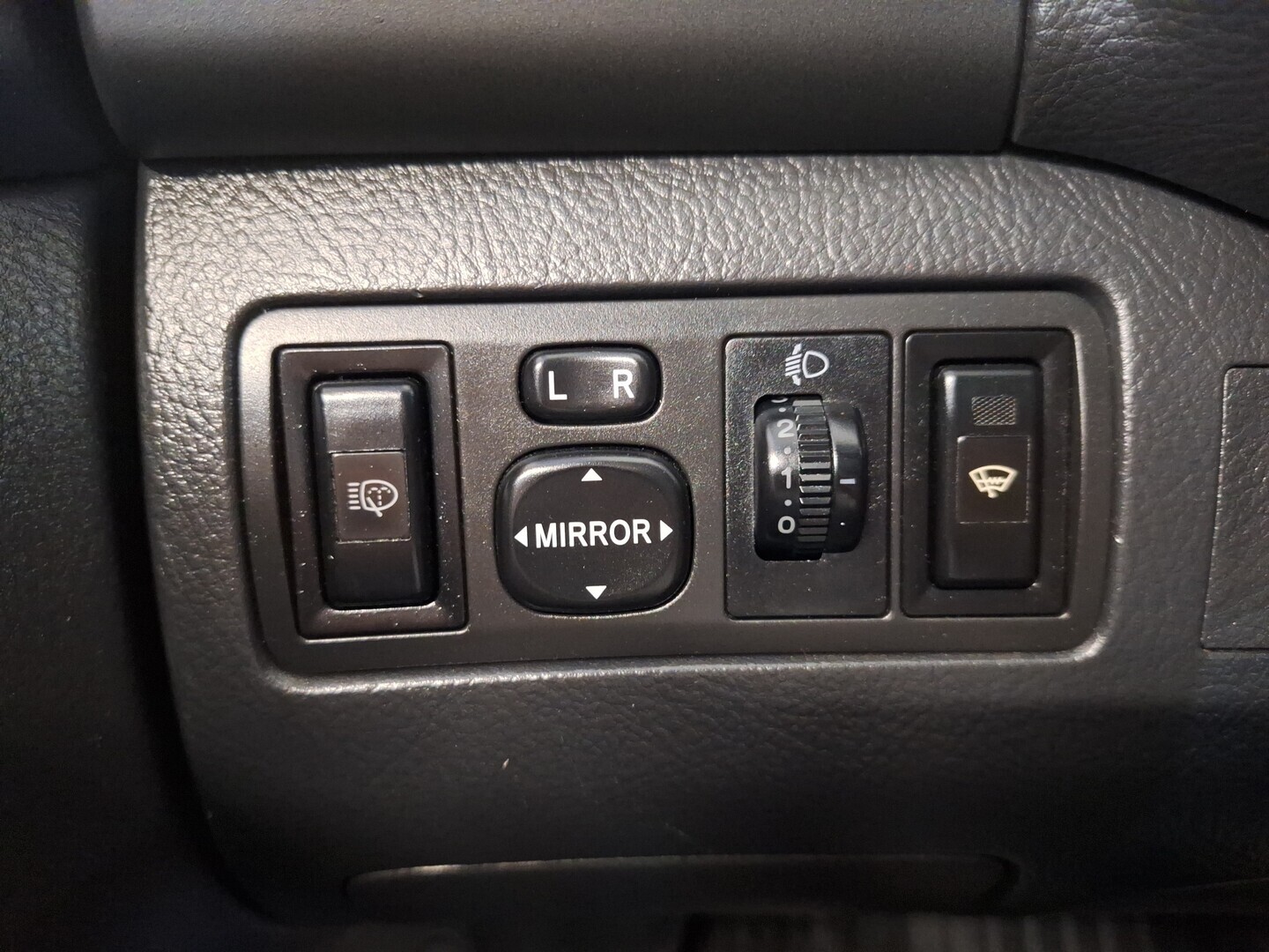 TOYOTA Avensis 2003