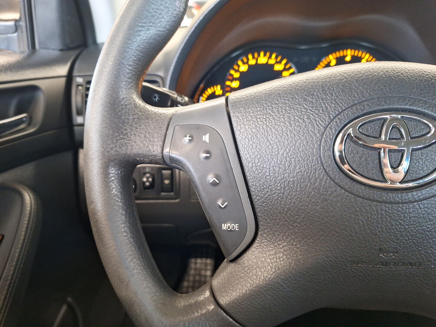 TOYOTA Avensis 2003