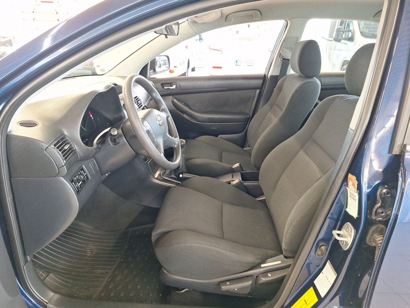 TOYOTA Avensis 2003