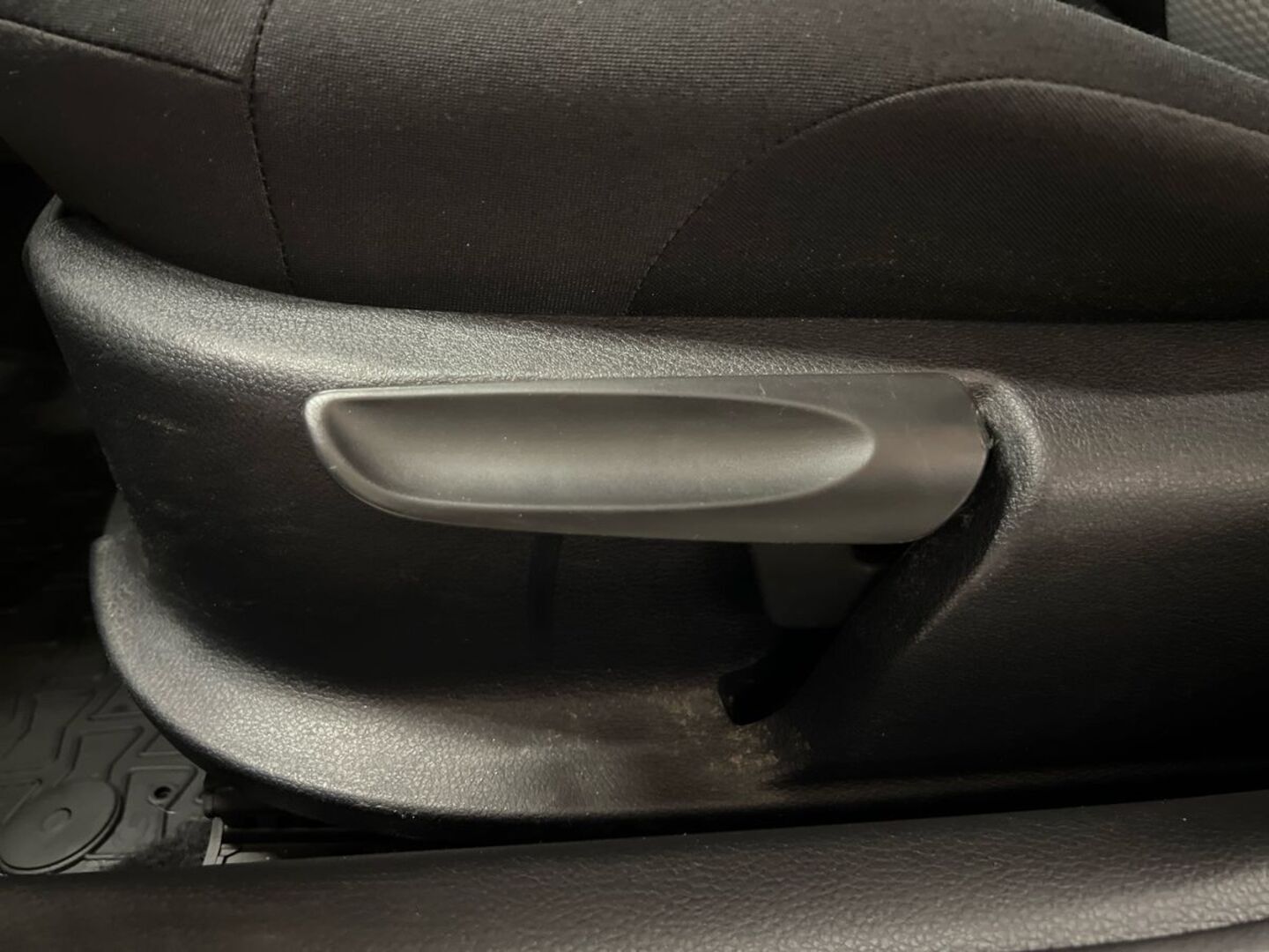 VOLKSWAGEN Polo 22
