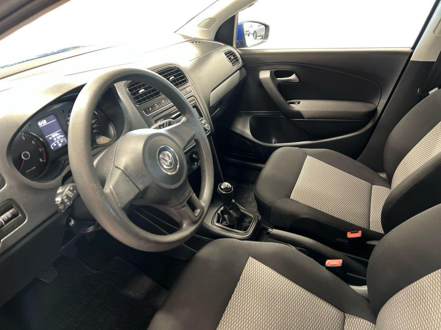VOLKSWAGEN Polo 7