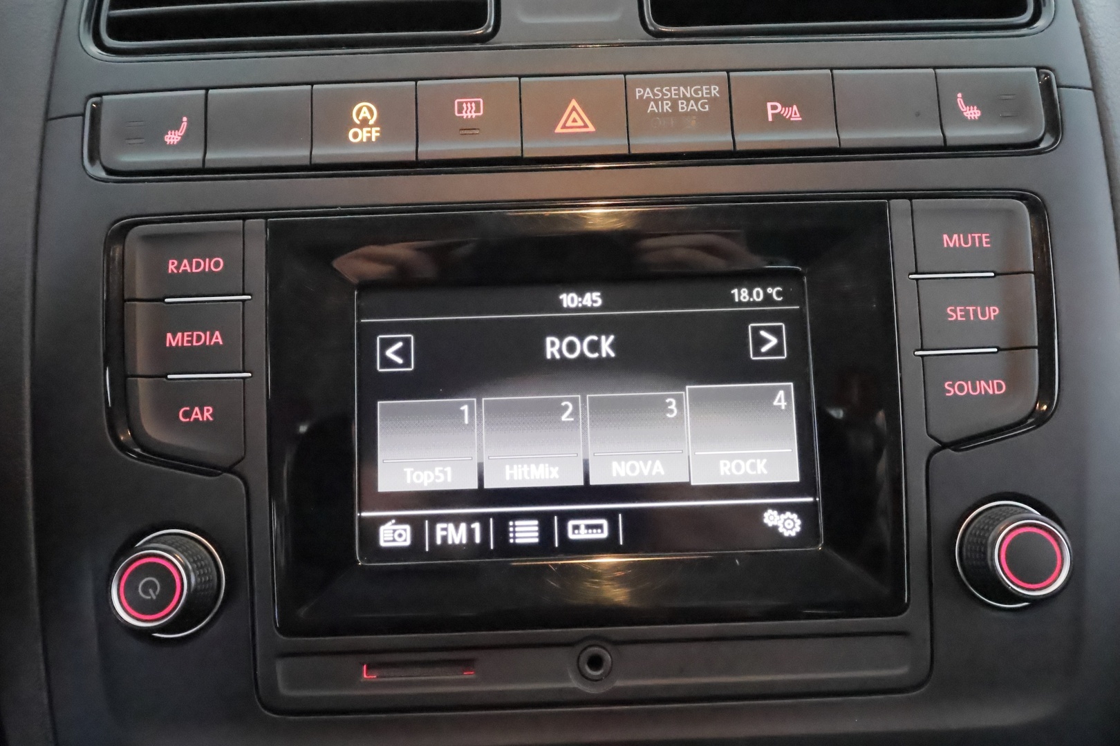 VOLKSWAGEN Polo 2015