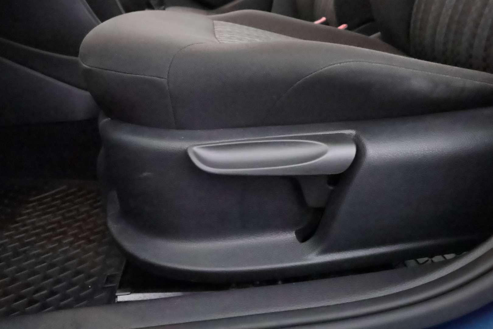 VOLKSWAGEN Polo 2015